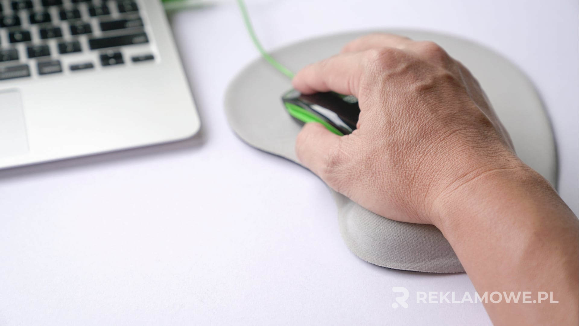 Porównanie różnych rodzajów podkładek reklamowych Zestaw różnych rodzajów podkładek reklamowych