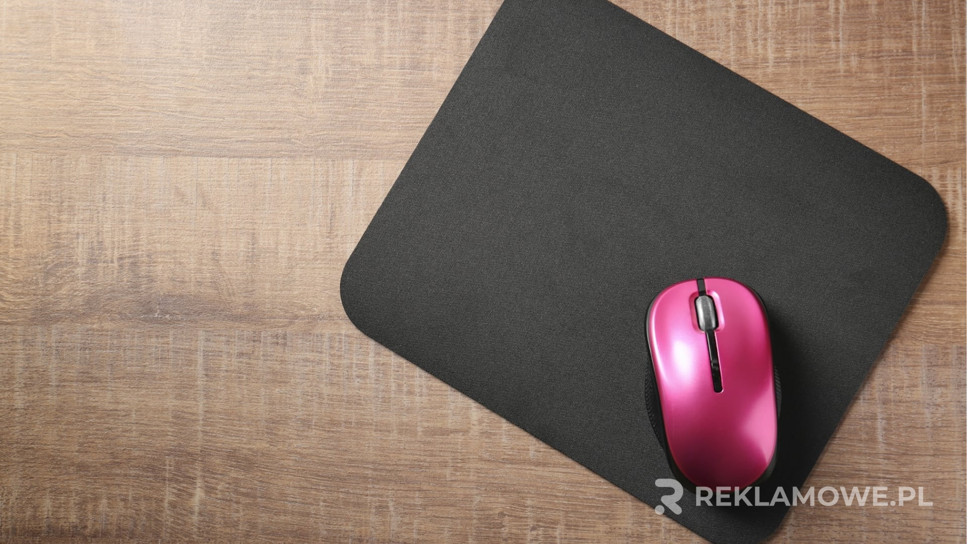 Kolorowe podkładki reklamowe ukazujące wpływ kolorystyki na marketing